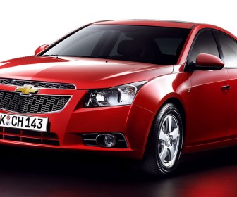 Chevrolet Cruze Red Front Side Angle Wallpaper