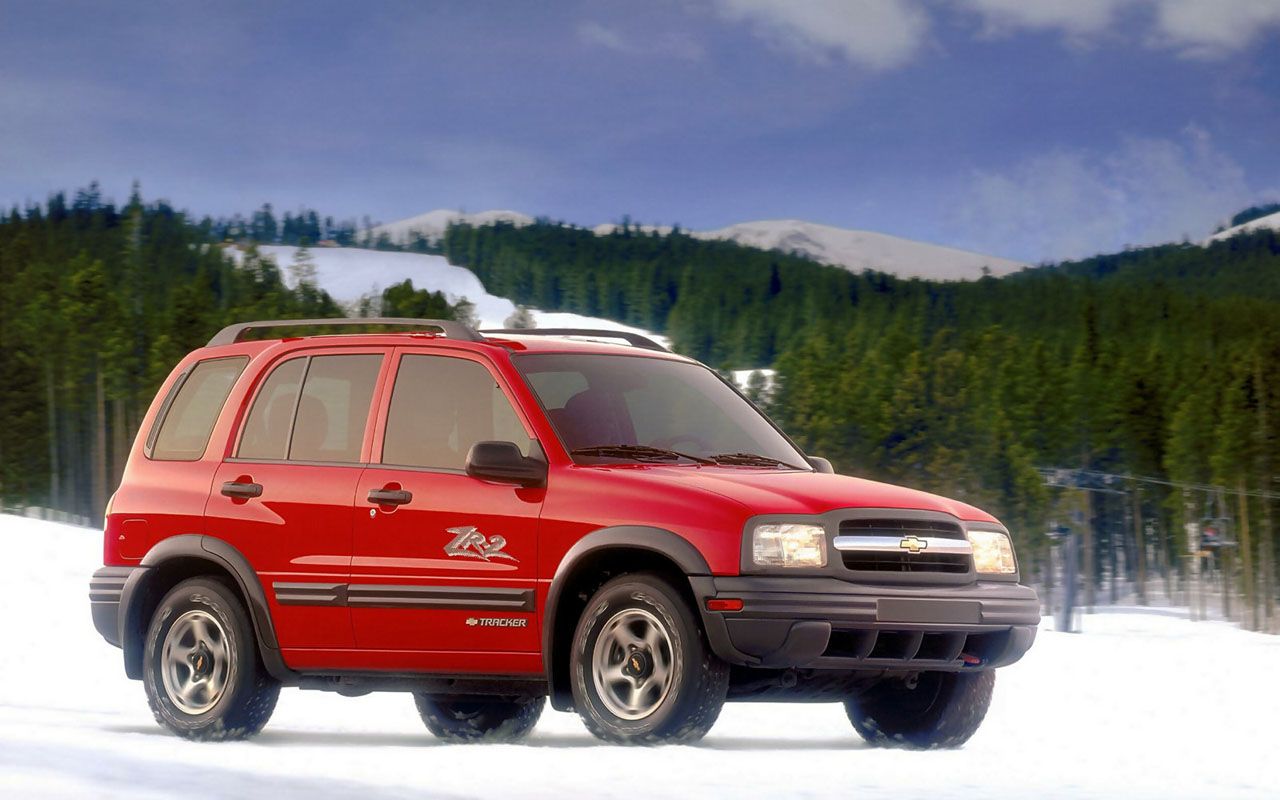 Chevrolet Tracker 2001 On Snow Wallpaper 1280x800