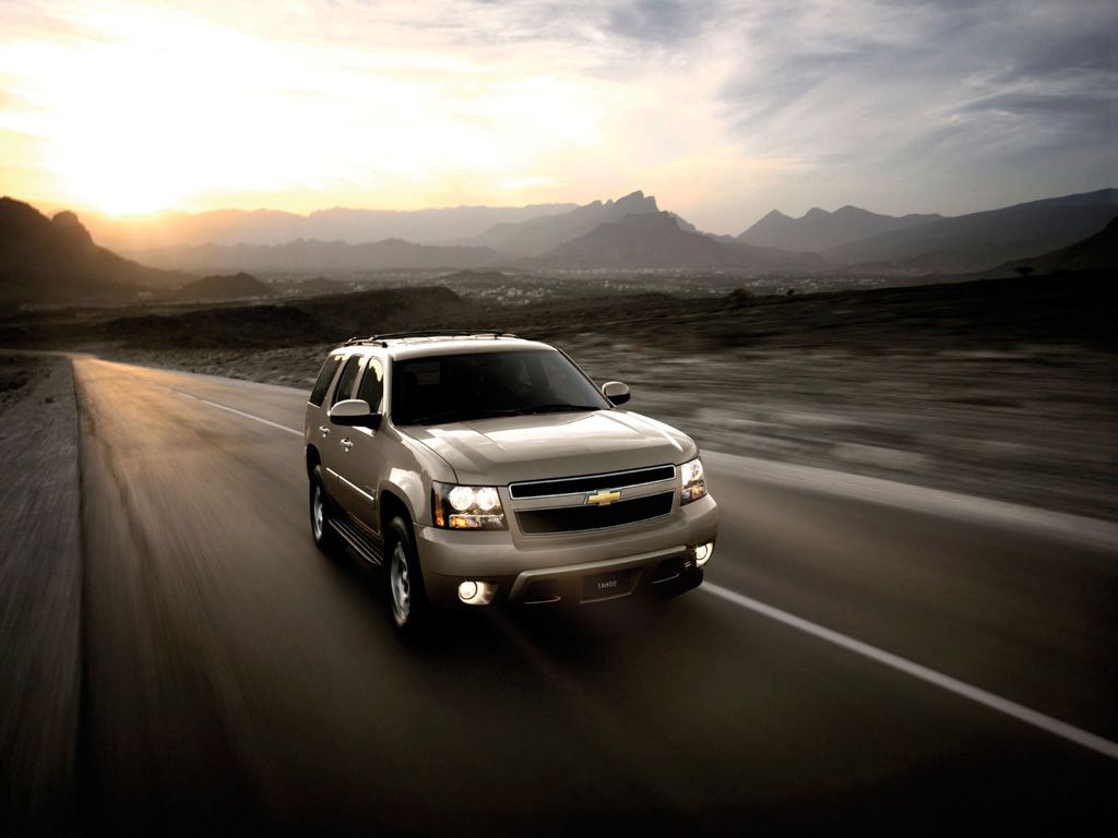 Tahoe Front View Moving Wallpaper 1024x768